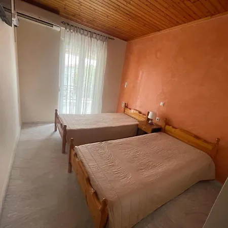 Kouzelis Aparthotel *