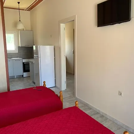 Kouzelis Aparthotel Kanatádhika
