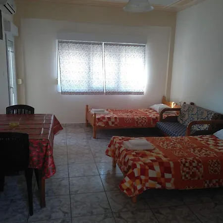 Kouzelis Aparthotel *