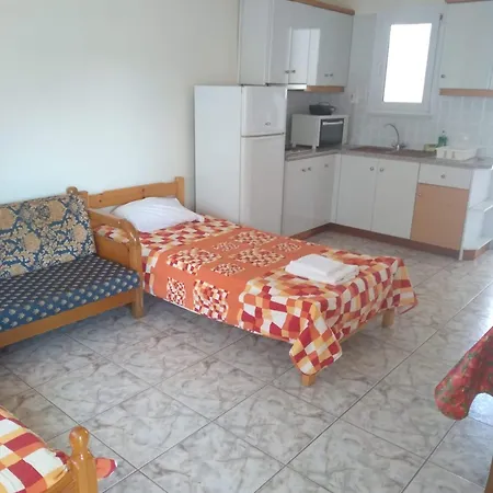 Kouzelis Aparthotel *